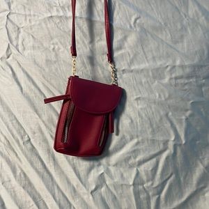Crossbody bag for small carry
